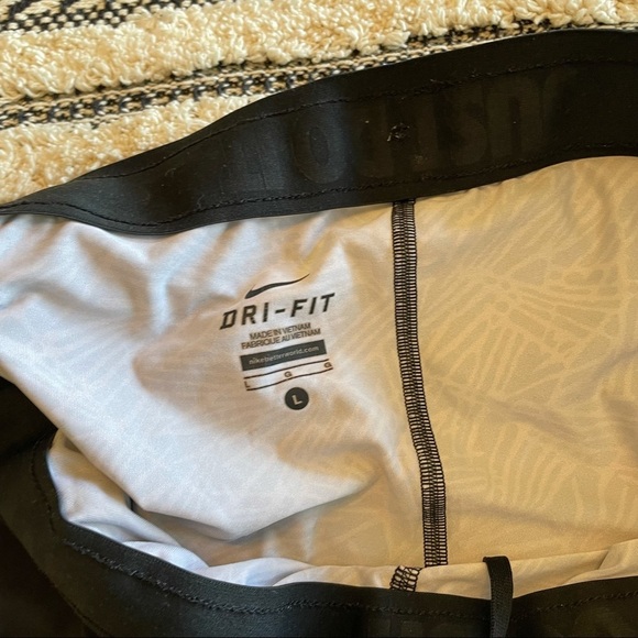 Nike womens full flex 2 in 1 twist training short size L large  athletic running - Picture 3 of 4